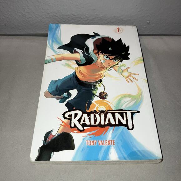 Radiant #1 Volume 1 Vizmedia Viz Media Paperback 2018 Tony Valente Manga Comic - Picture 1 of 12